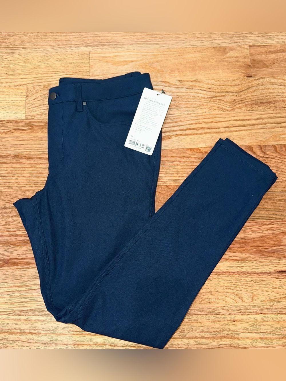 NWT 33x32 Lululemon Mens ABC skinny pants - Navy blue